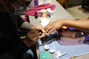 Sparkly Accent Manicure at Azulene Day Soa